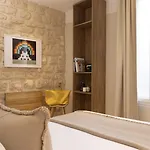 Sweet Hotel
